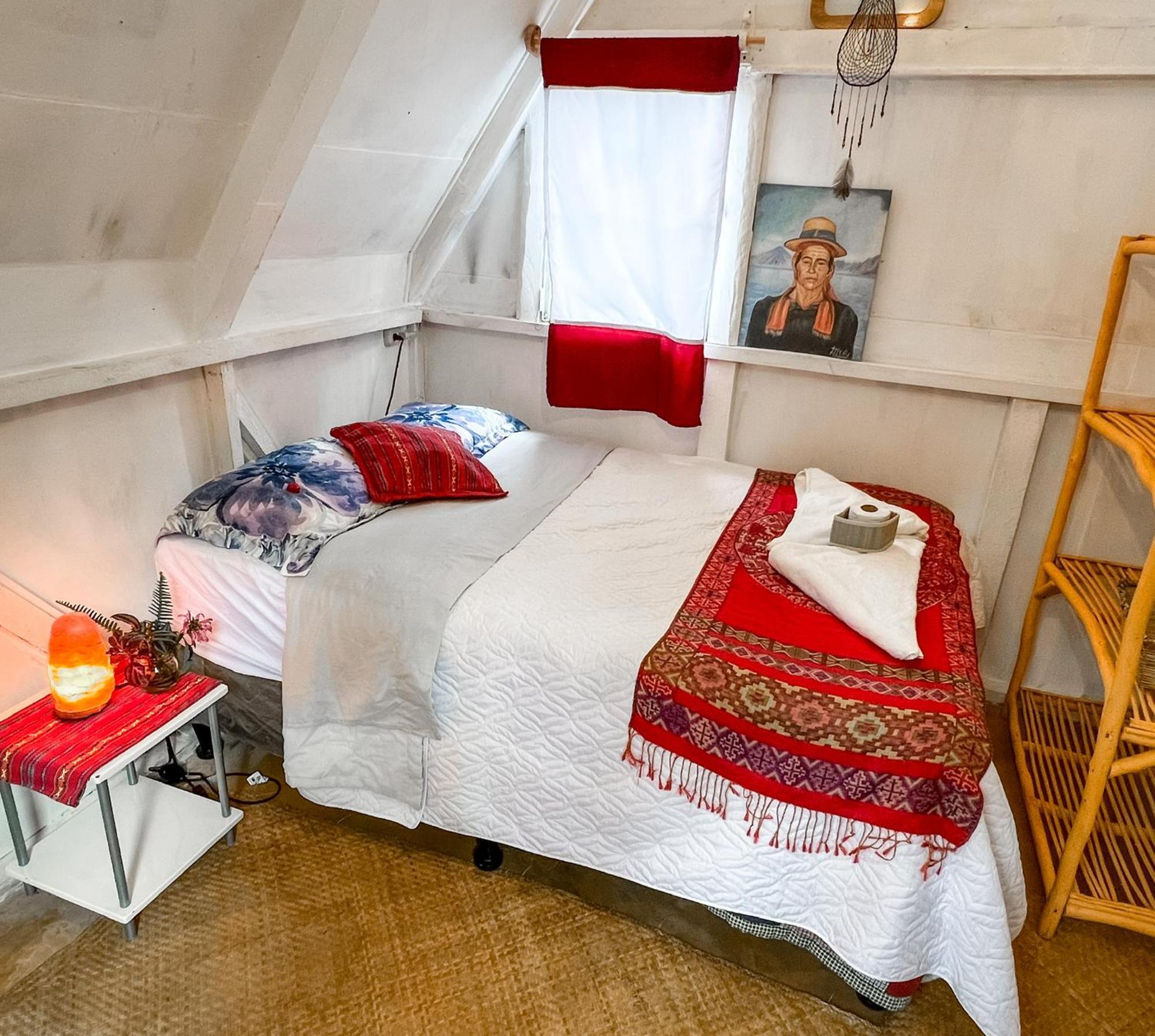 Unicorn Reborn - Peaceful Rentals San Marcos La Laguna Esterno foto
